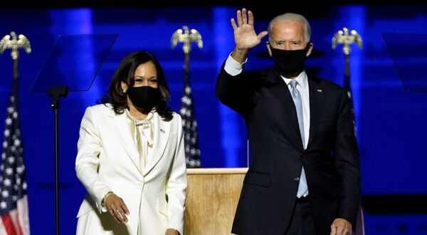 Joe Biden toma posse como presidente dos EUA em evento virtual