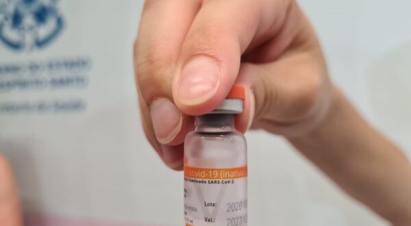 ES recebeu hoje nova remessa de vacinas contra a Covid-19