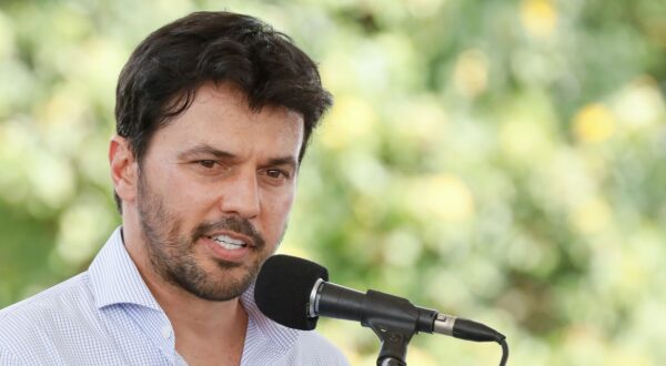 Leilão do 5G e programa Wi-Fi Brasil vão conectar 100% da população até 2028, diz ministro