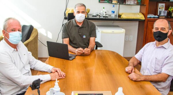Liemar Pretti se reúne com o prefeito de Linhares Guerino Zanon