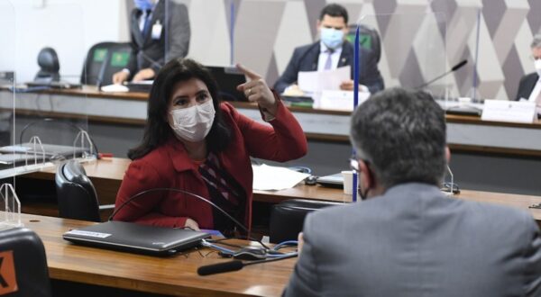 CCJ aprova mudanças eleitorais, mas barra volta das coligações; PEC vai a Plenário nesta quarta