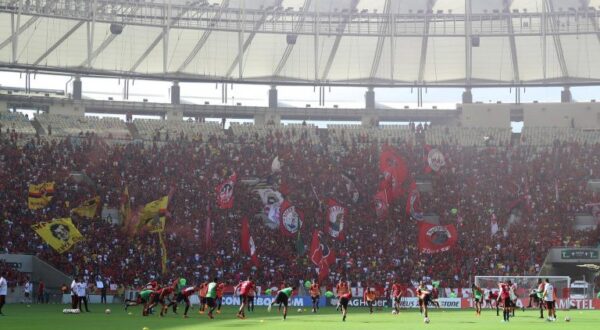 Nova lei garante direito de transmissão de jogo de futebol para clube mandante