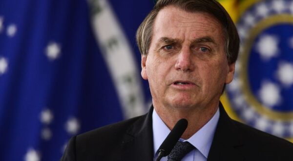 Bolsonaro sanciona lei que corta ICMS de energia elétrica