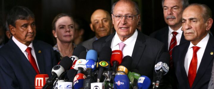 Geraldo Alckmin deixará ministério em abril, mas seguirá como vice