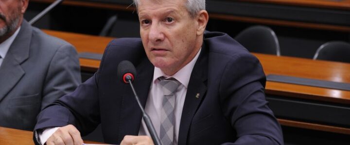 Paulo Folletto anuncia que não vai disputar a reeleição em 2026