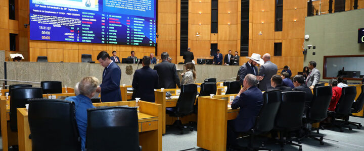 Plenário da Ales derruba veto e notificação de gravidez de menores será lei Plenário da Ales derruba veto e notificação de gravidez de menores será lei
