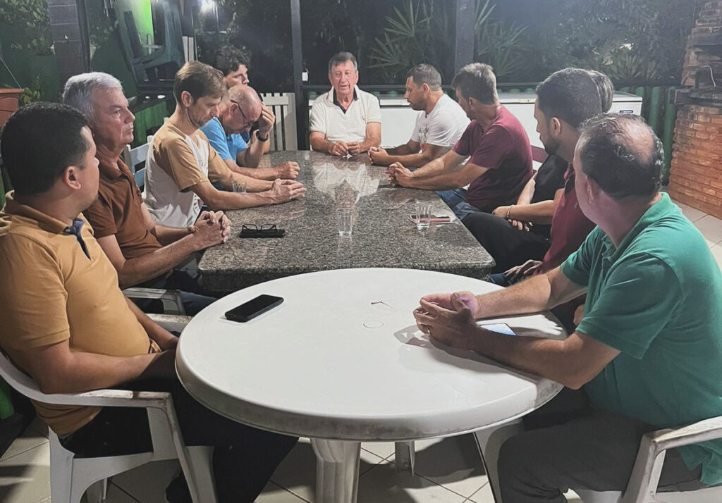 Darly e Mário João se reuniram com os 9 vereadores eleitos de Itaguaçu