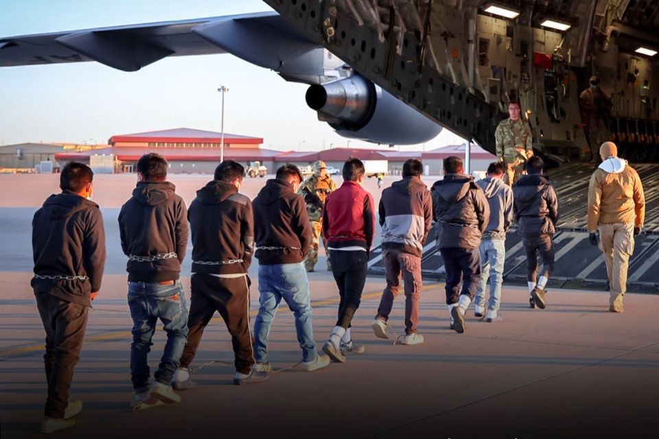 FAB vai transportar deportados dos EUA para Minas Gerais
