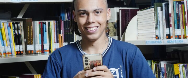 Educação de SP define regras e orientações sobre o uso de celulares nas escolas Educação de SP define regras e orientações sobre o uso de celulares nas escolas