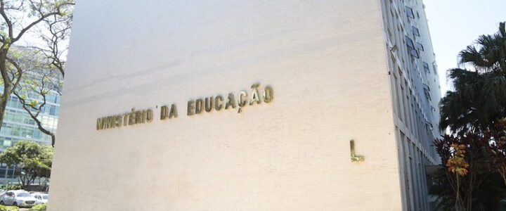 Ministério da Educação deve adequar uso de recursos para o Programa Pé-de-Meia Ministério da Educação deve adequar uso de recursos para o Programa Pé-de-Meia