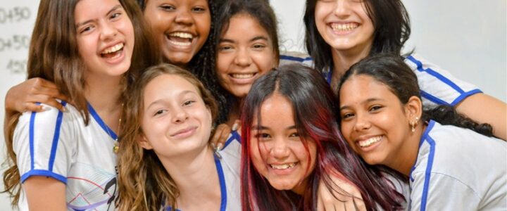 Uniformes escolares sem custo para os alunos é realidade em Colatina Uniformes escolares sem custo para os alunos é realidade em Colatina