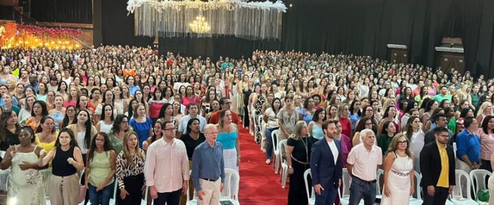 Abre o ano letivo e reúne quase dois mil servidores da Educação em Colatina Abre o ano letivo e reúne quase dois mil servidores da Educação em Colatina