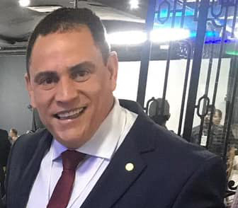 Deputado Da Vitória apresenta projeto para proibir cobrança por mala de mão em voos no Brasil