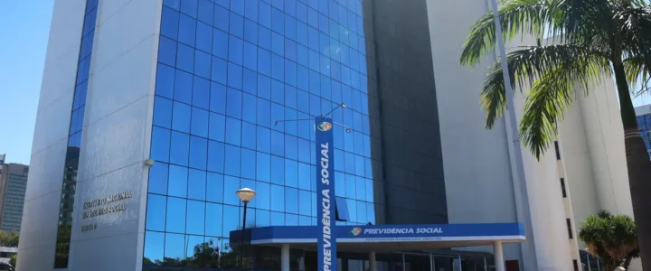 INSS antecipa benefícios de cartões de final 5 e 0 nesta sexta