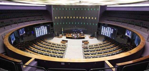 Câmara vai debater neste semestre se aumenta número de deputados ou redistribui vagas entre estados