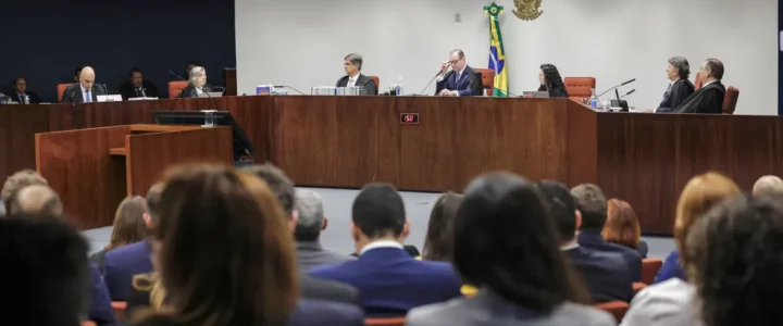 STF valida delação de Mauro Cid; julgamento será retomado amanhã