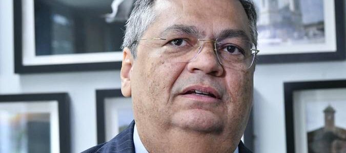 Flávio Dino dá 10 dias para Congresso explicar nova norma sobre emendas