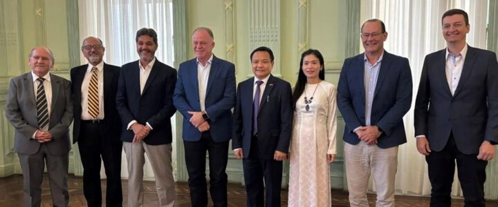 Comitiva do Espírito Santo vai ao Vietnã por aumento da competitividade do café conilon capixaba