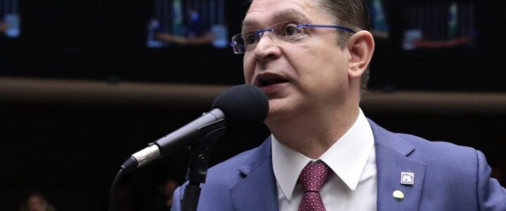 Líder do PL pede urgência para anistia aos envolvidos nos ataques de 8 de janeiro