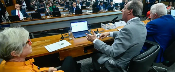 PEC do fim da reeleição para chefes do Executivo avança no Senado