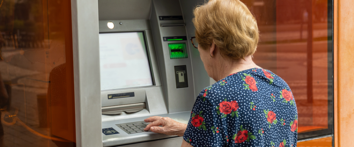 Aposentados e pensionistas do INSS poderão consultar antecipação do 13º salário a partir do dia 17