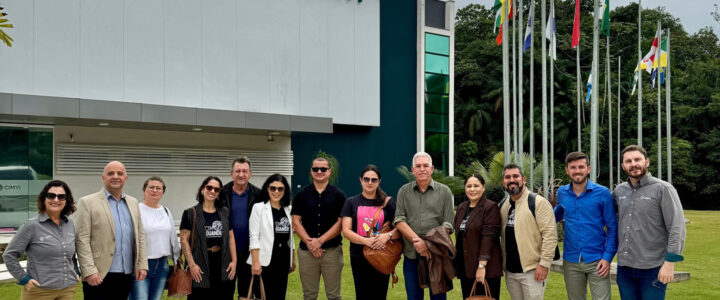 Darly Dettmann visita Consórcio Intermunicipal do Médio Vale do Itajaí em Santa Catarina
