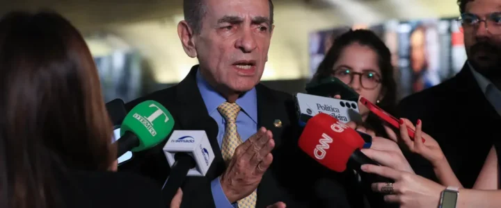 CCJ do Senado aprova fim da reeleição para cargos do Executivo