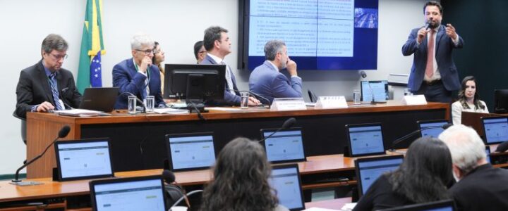 Mudança no Imposto de Renda pode provocar perda bilionária para municípios, alerta entidade Mudança no Imposto de Renda pode provocar perda bilionária para municípios, alerta entidade