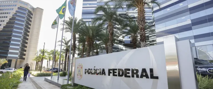 Bolsonaro diz que deu R$ 2 milhões para custear filho que está nos EUA