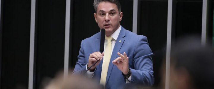 Câmara aprova projeto que suspende aumento do IOF Câmara aprova projeto que suspende aumento do IOF