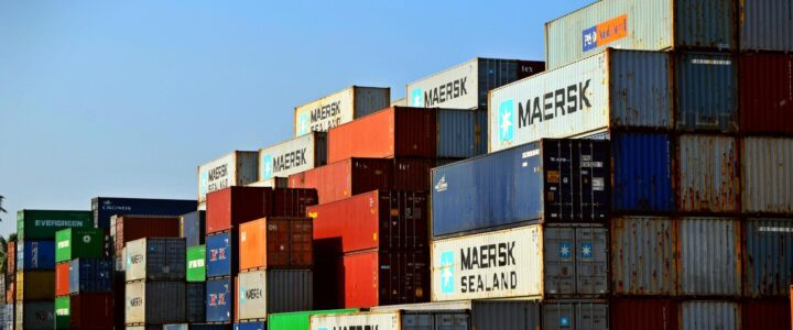 Tarifa de 50% dos EUA ameaça exportações e competitividade brasileira, alerta Sistema Fecomércio-ES