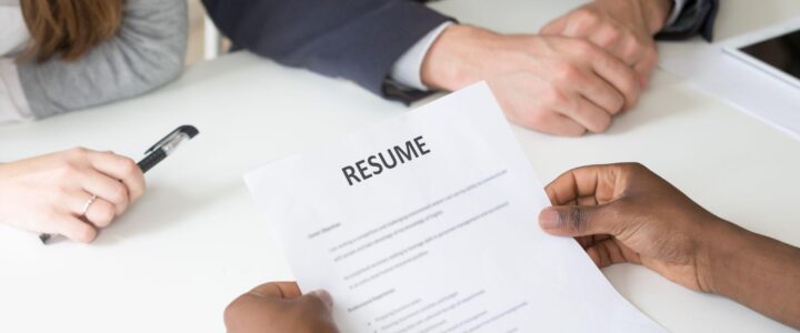 81% das empresas brasileiras relatam escassez de profissionais em 2025 81% das empresas brasileiras relatam escassez de profissionais em 2025