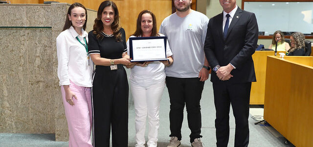 Ales reconhece trajetória de 60 anos das Apaes do ES