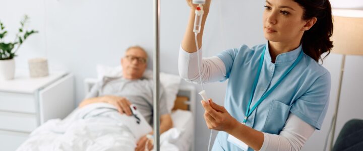 Atendimento hospitalar e atenção ambulatorial lideram criação de vagas de emprego no setor de saúde no ES