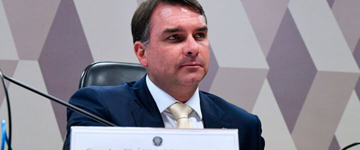 Jair Bolsonaro recorre ao STF e pede para receber visitas de Flávio