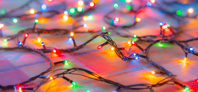 Prefeitura de São Roque do Canaã Gasta Mais de R$ 1,1 Milhões em Decoração Natalina