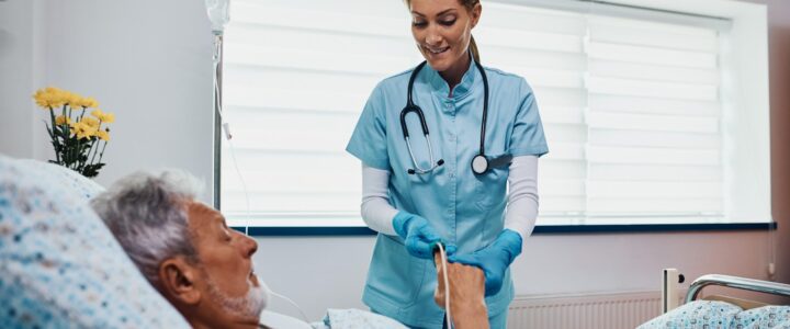 Vitória concentra o maior número de contratações de profissionais na área da saúde Vitória concentra o maior número de contratações de profissionais na área da saúde