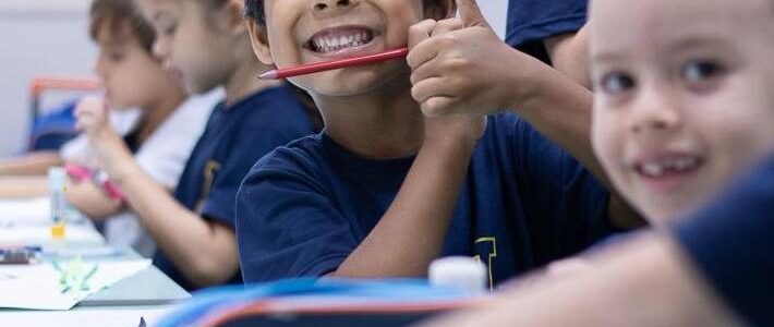 Volta às aulas exige atenção ao emocional e à rotina das crianças, alertam especialistas