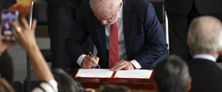 Presidente Lula veta integralmente PL da Dosimetria