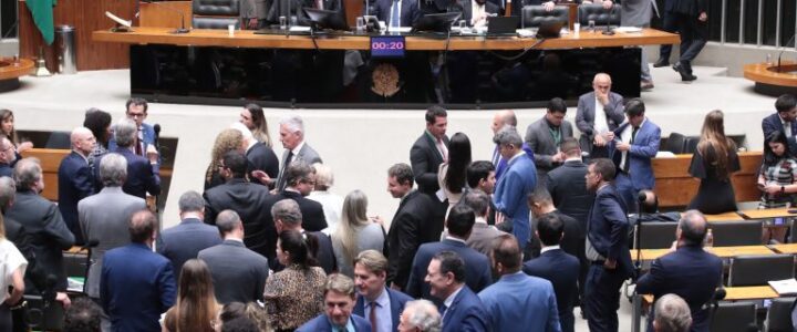Câmara conclui votação do projeto de lei Antifacção e endurece penas para crime organizado