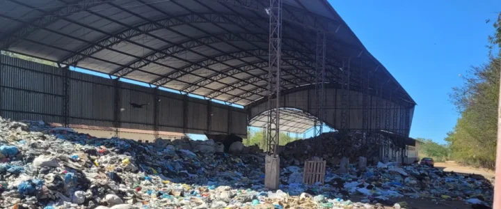 TCE-ES dá 180 dias para gestores de 16 municípios encontrarem local para disposição final do lixo urbano