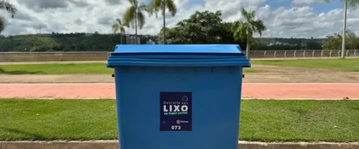 Colatina recebe 200 novas caçambas de lixo