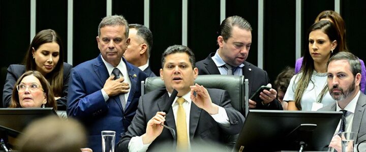 Davi Alcolumbre retira trechos de veto à dosimetria de penas; decisão divide parlamentares