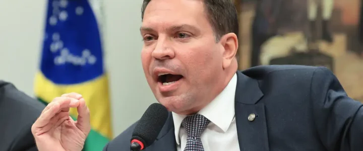 Prisão de Ramagem é fruto da cooperação entre Brasil e EUA, diz PF