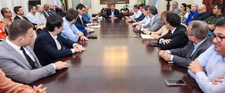 Governador Ricardo Ferraço realiza primeira reunião de trabalho com o secretariado no Palácio Anchieta