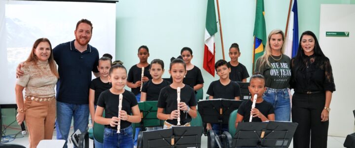 Ex-secretário Vitor de Angelo reforça compromisso com a Educação em visita a São Roque do Canaã