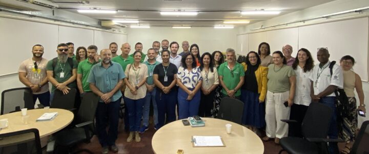 Secretaria do Rio Doce apresenta projetos para a agricultura familiar em reunião com o Incaper