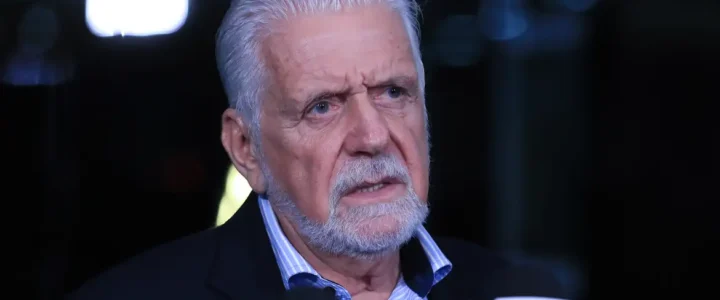 Jaques Wagner anuncia saída da liderança do governo no Senado
