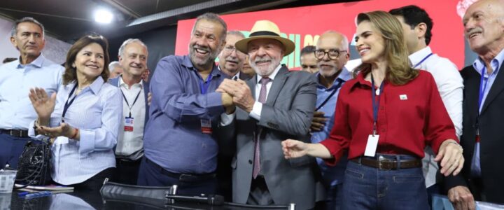 Em convenção nacional, PDT oficializa apoio a Lula nas eleições