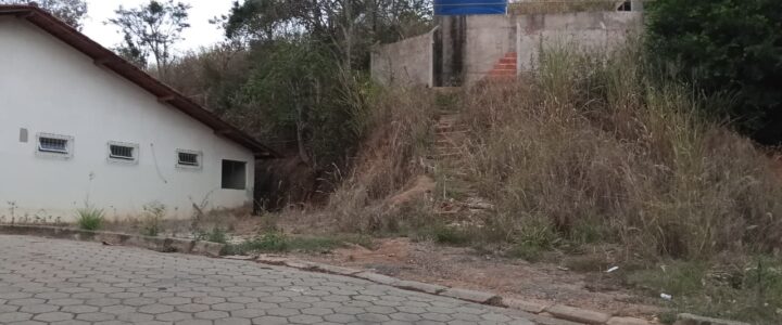Gilmar Meireles alerta sobre o mau cheiro na água na Agrovila no distrito de Santa Júlia em São Roque do Canaã